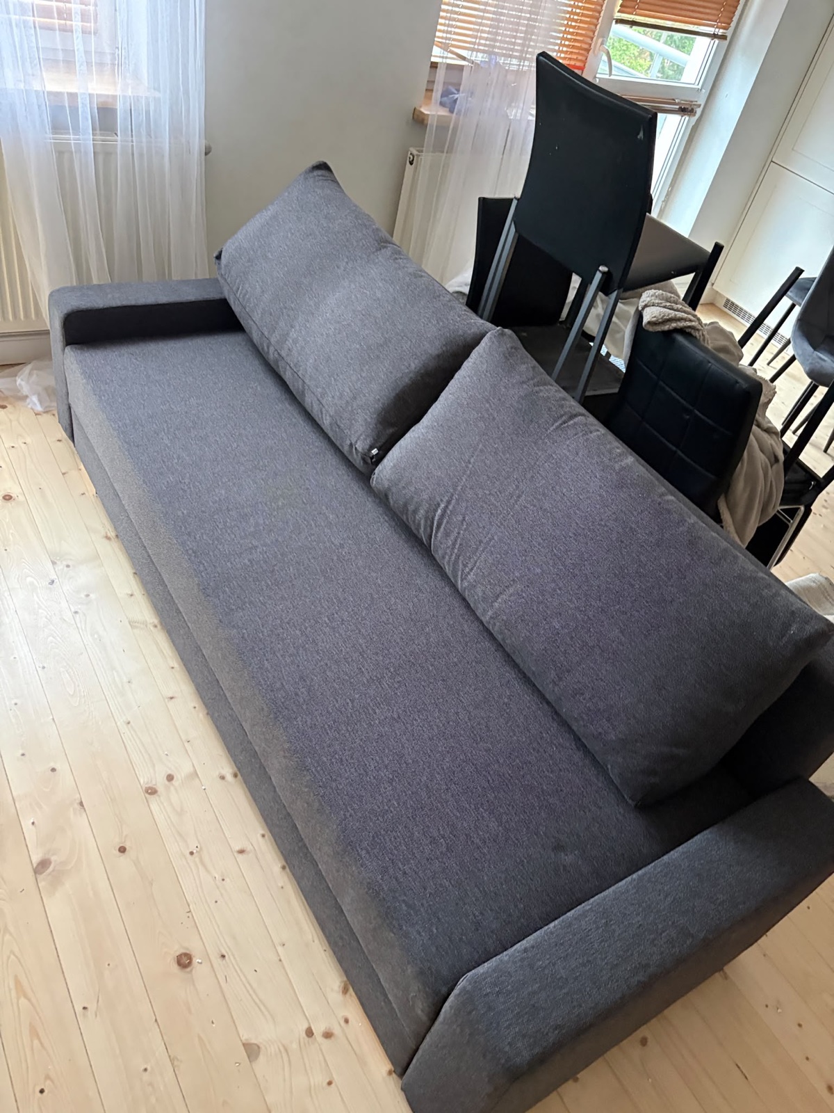 Ustawienie wyposażenia i przygotowanie salonu
